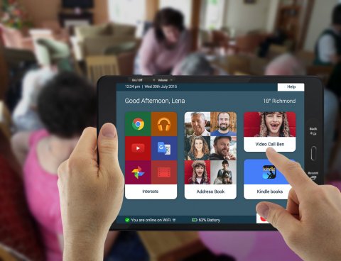 How the Breezie Tablet Interface Helps Seniors Connect
